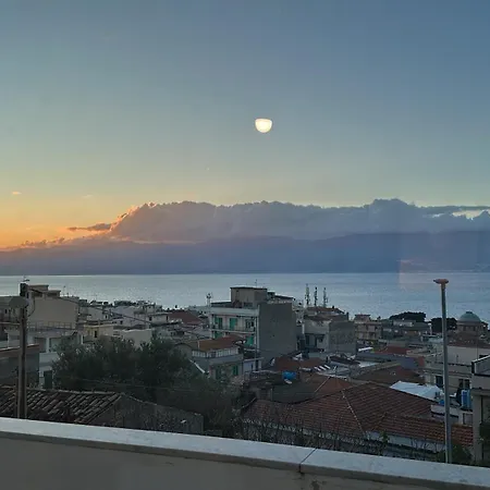 Vista Sullo Stretto *