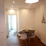 Vista Sullo Stretto דירה *